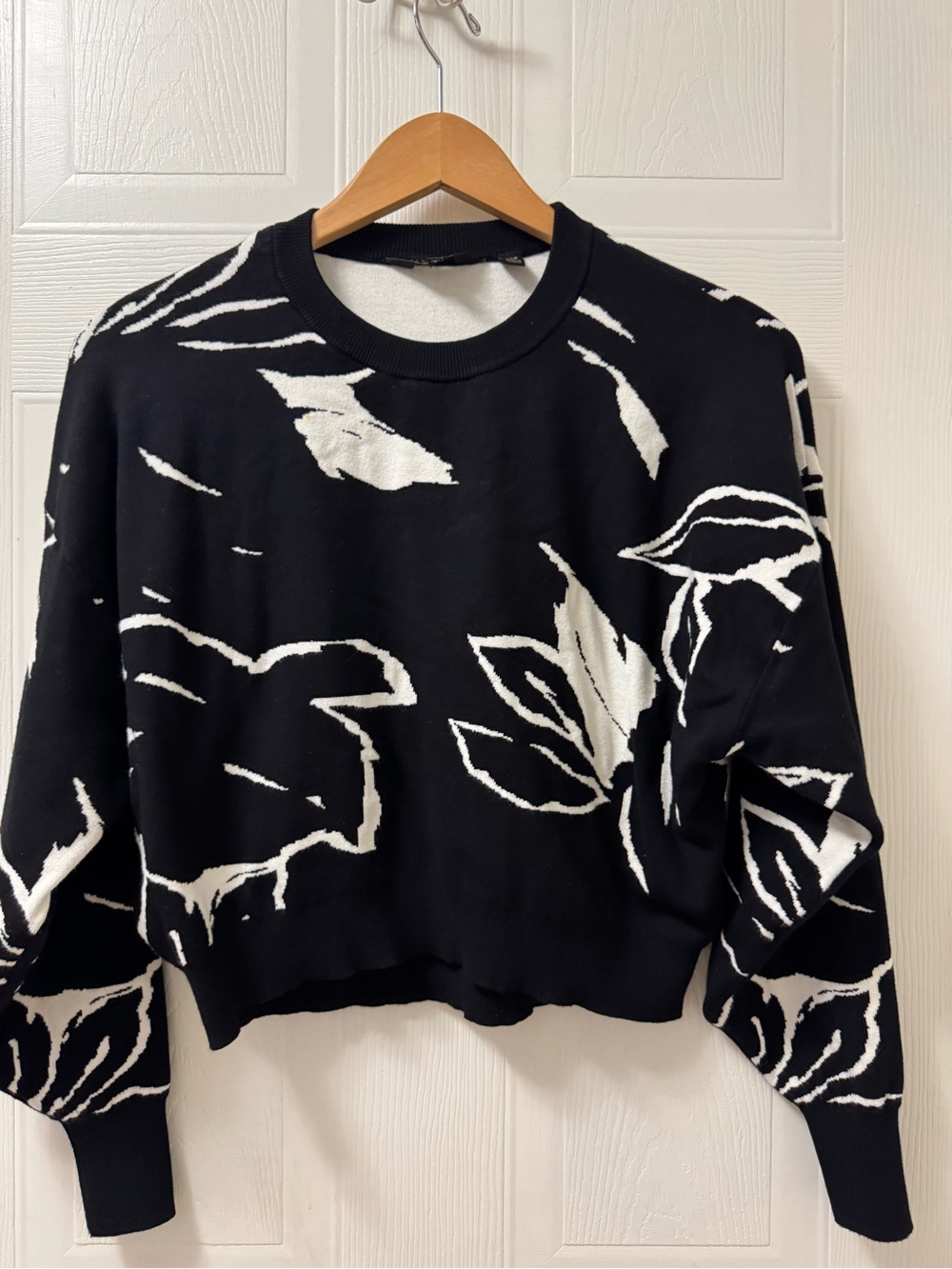 Ted Baker London Black and White Floral-Print Crewneck Sweater